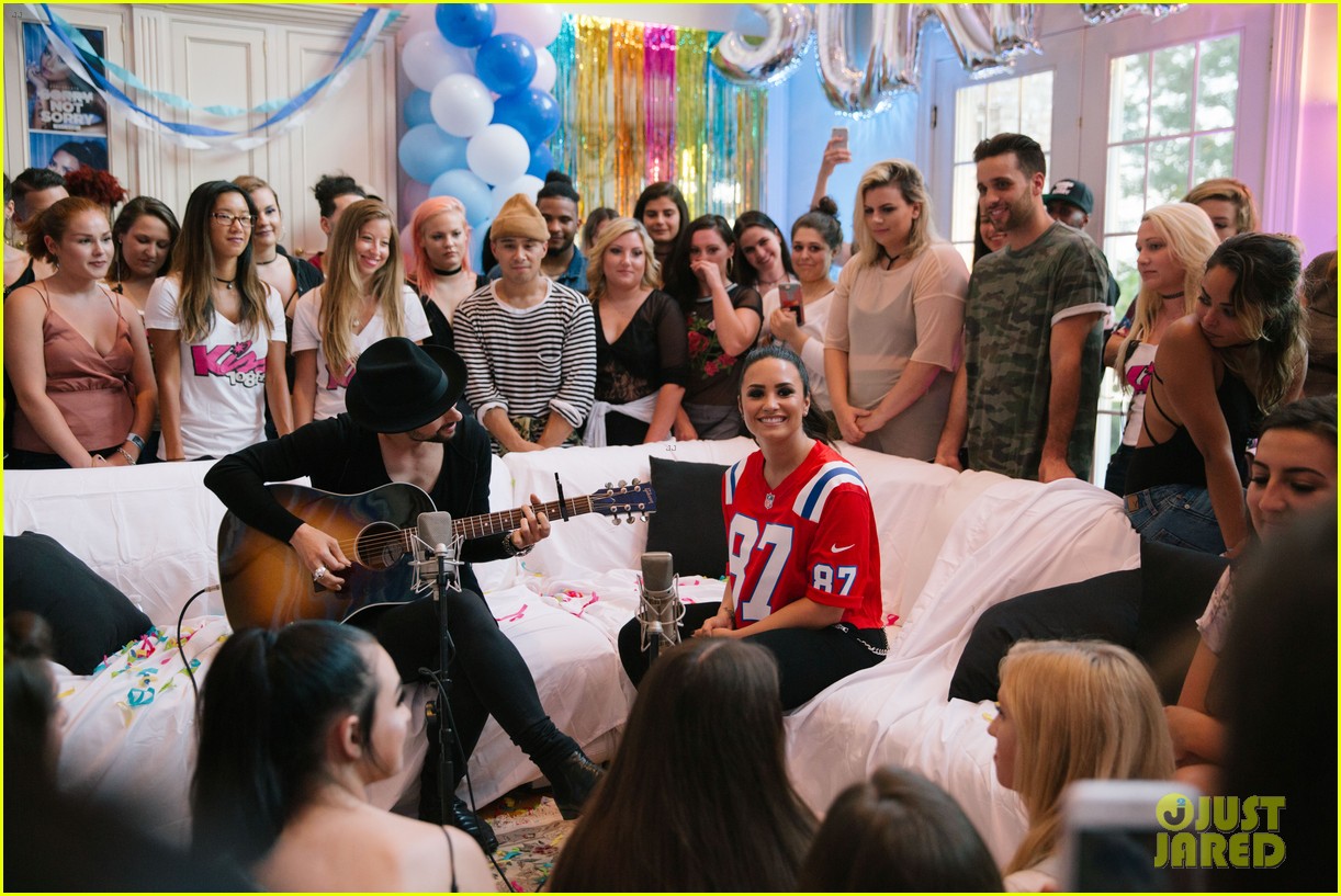 Demi Lovato Takes Her House Party Tour to Boston! Photo 1099021