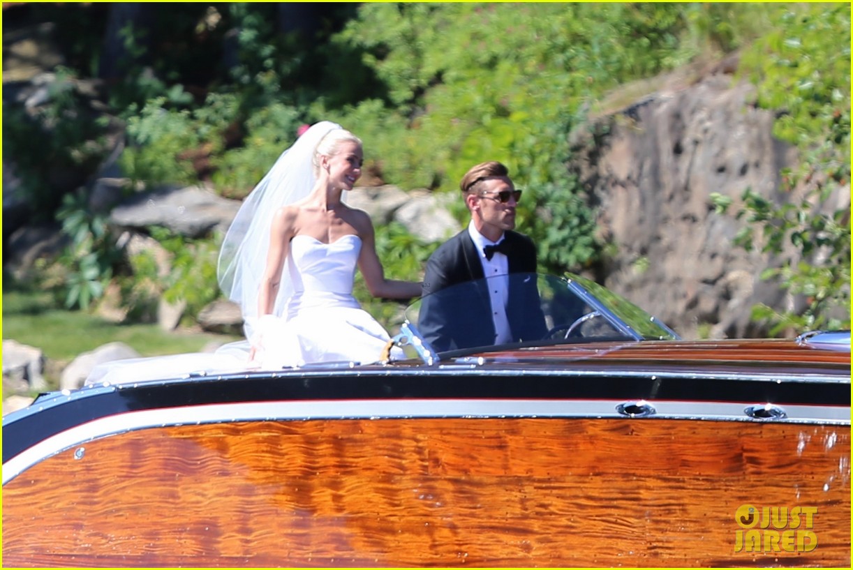 Julianne Hough And Brooks Laichs Wedding Pictures See Them Here Photo 1098476 Photo