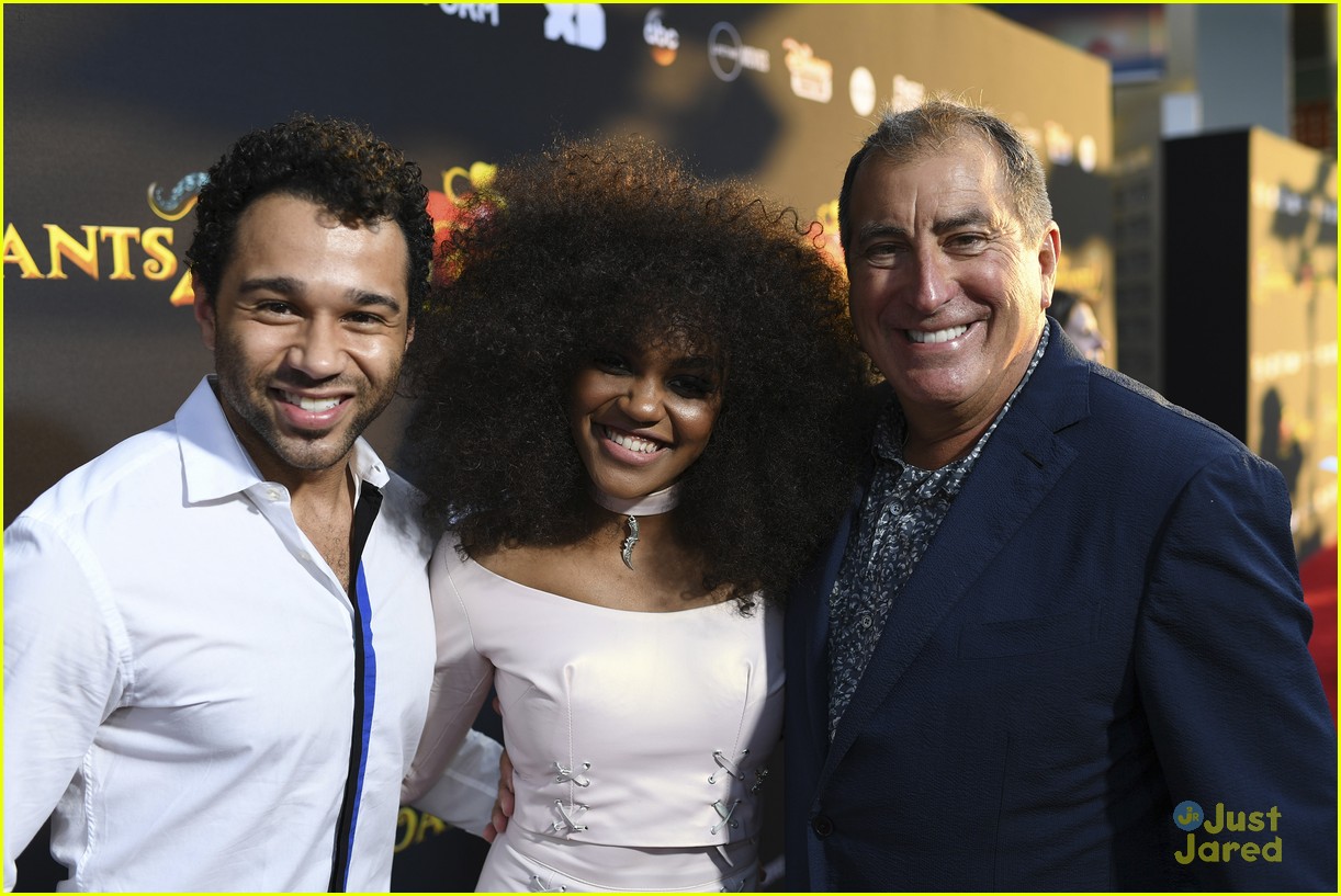 hsm reunion ogs at d2 premiere pics 02