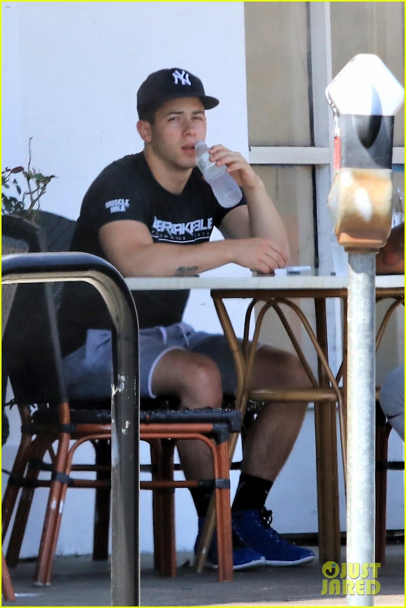 nick jonas flexing