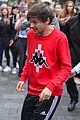 louis tomlinson held one direction together 17