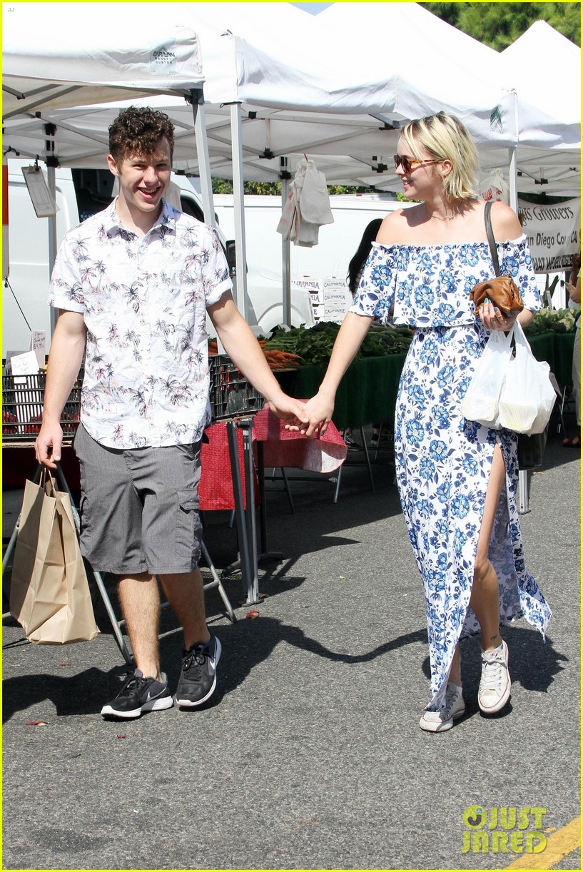 Nolan Gould Couples Up With Hannah Glasby at a Farmer's Market | Photo ...