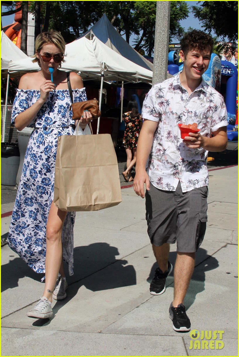 Full Sized Photo of nolan gould hannah glasby hold hands famers market