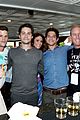 dylan obrien reunites with teen wolf cast at comic con 06