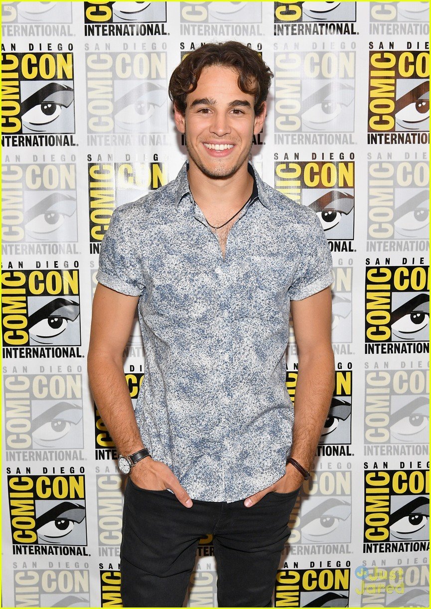 'Shadowhunters' Season 3 Will Center on 'City of Fallen Angels' Book Photo 1100633 Photo