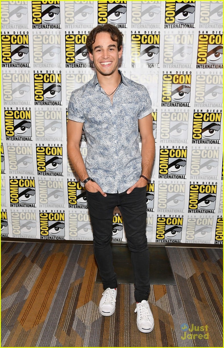 'Shadowhunters' Season 3 Will Center on 'City of Fallen Angels' Book Photo 1100638 Photo