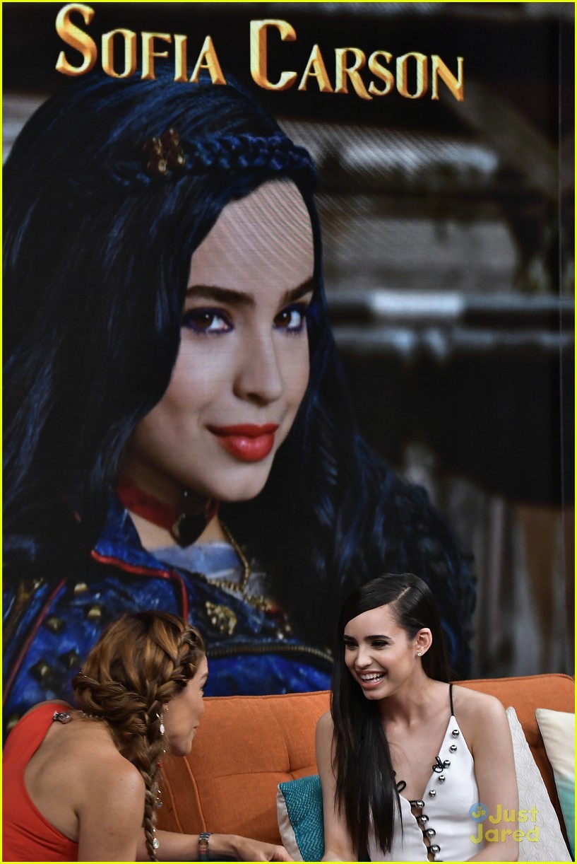 Sofia Carson Wouldn T Want To Play Anyone But Evie In Descendants 2 Exclusive Photo 1100333 Exclusive Sofia Carson Pictures Just Jared Jr