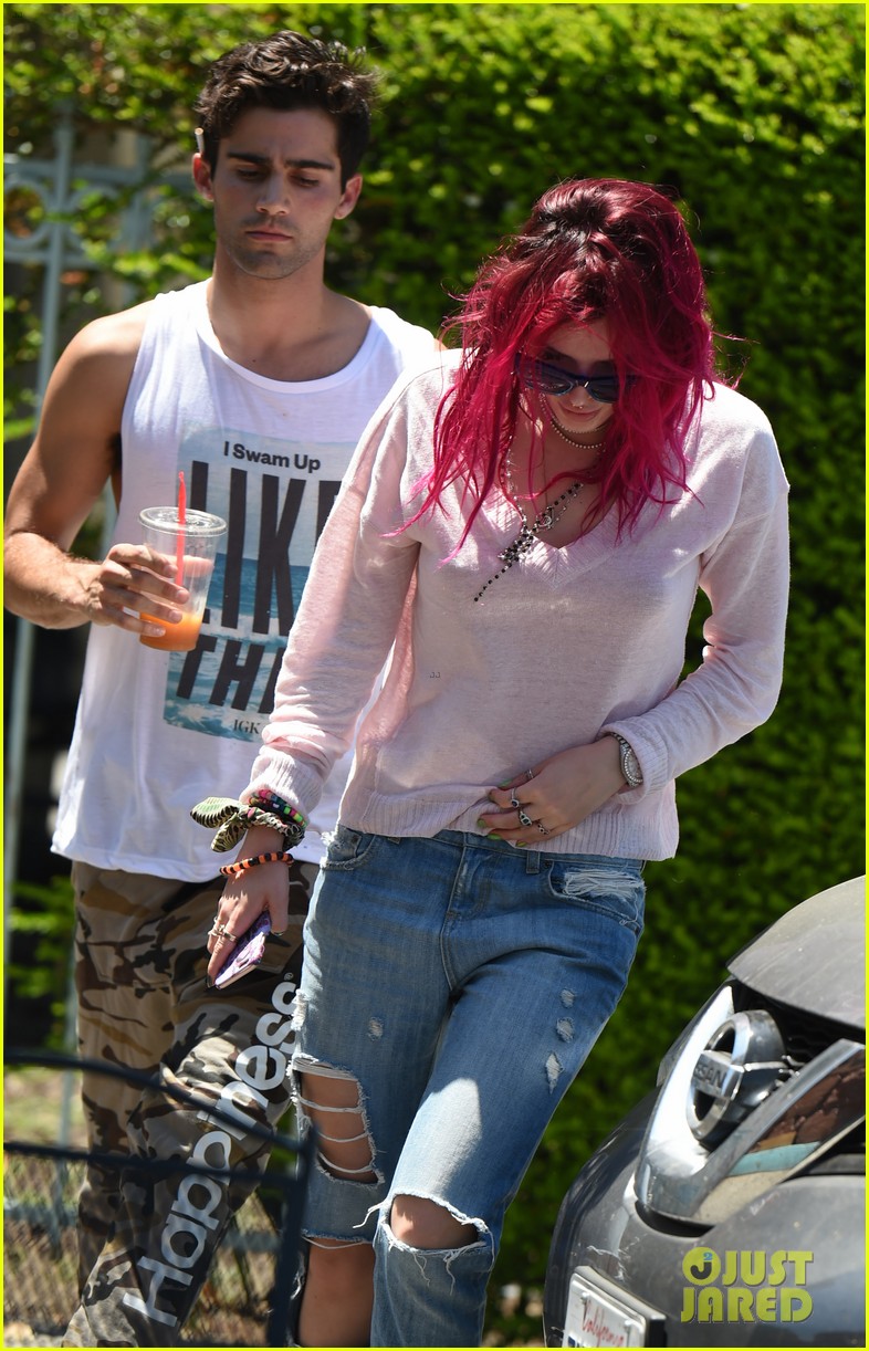 Full Sized Photo of bella thorne grabs lunch with max ehrich 07 | Bella