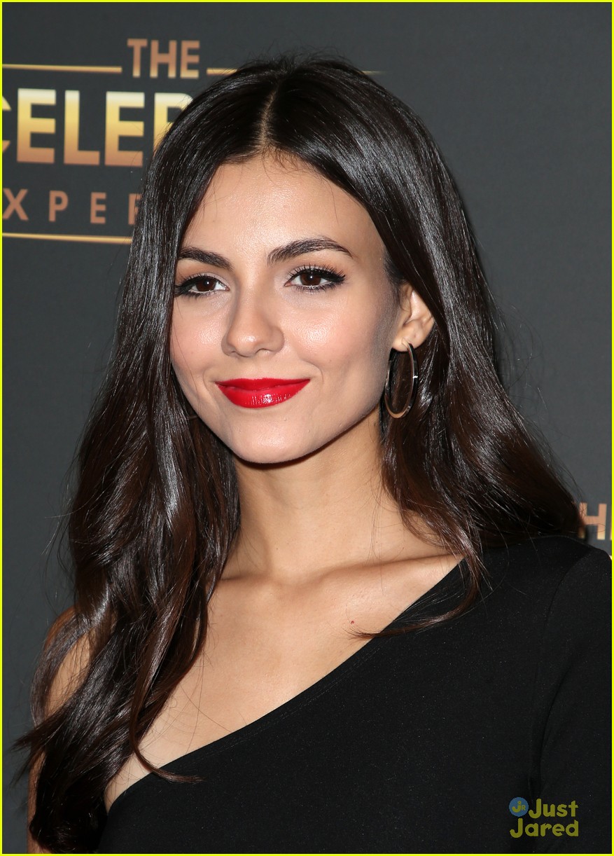 Victoria Justice Channels 'beetlejuice' In Killer Black & White Pants 