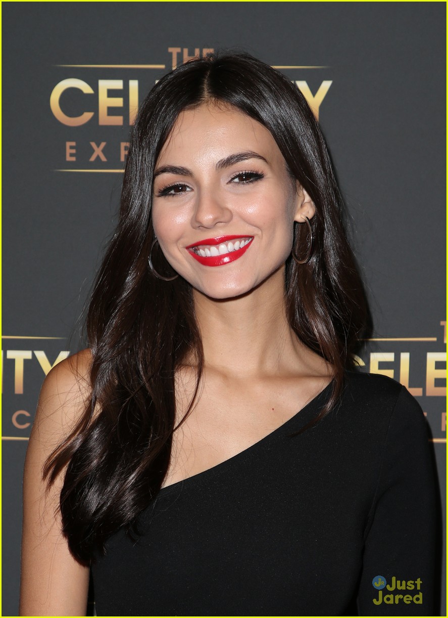 Victoria Justice Channels 'Beetlejuice' in Killer Black & White Pants ...