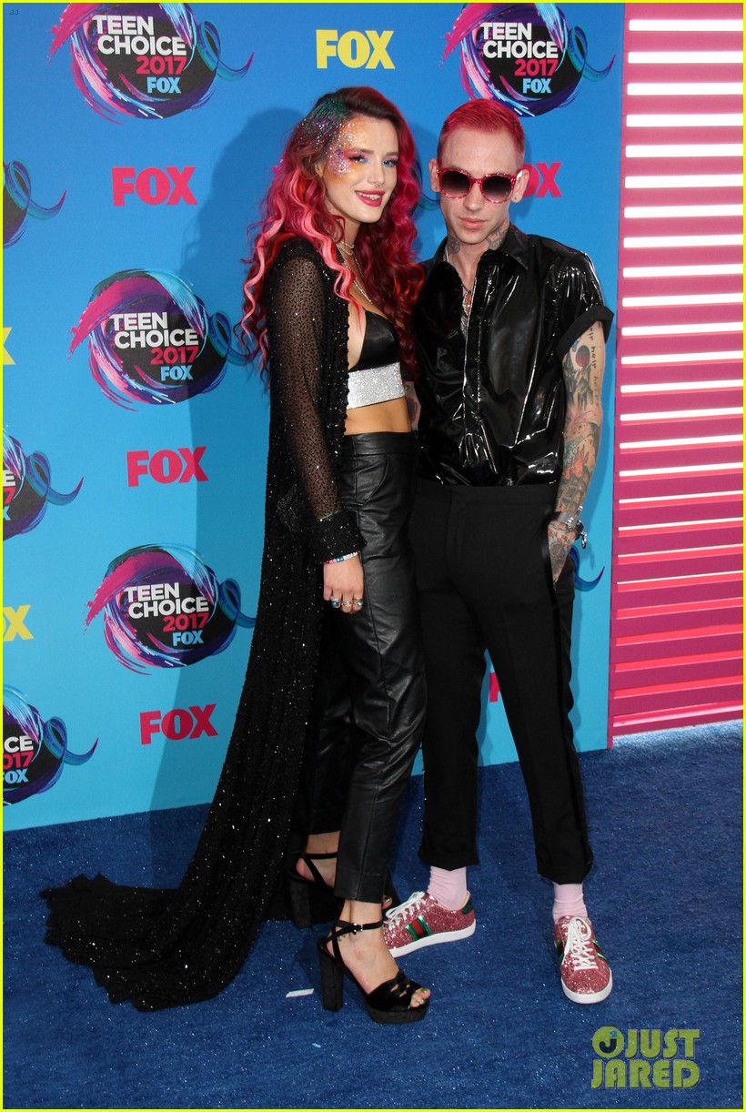 Full Sized Photo of bella thorne blackbear 2017 teen choice awards 07