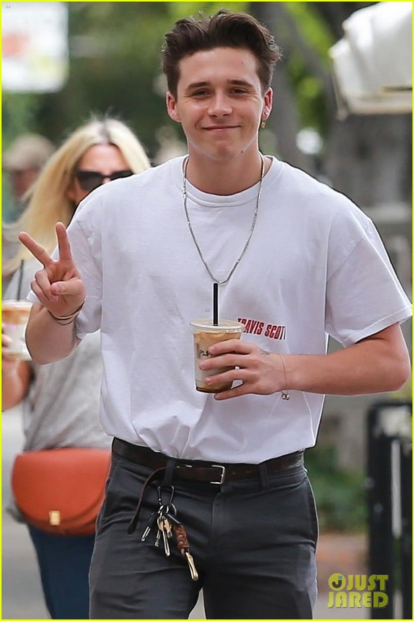 brooklyn beckham getting ready to head to college 04
