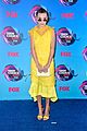 millie bobby brown brightens up the teen choice awards 2017 blue carpet 01