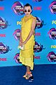 millie bobby brown brightens up the teen choice awards 2017 blue carpet 03