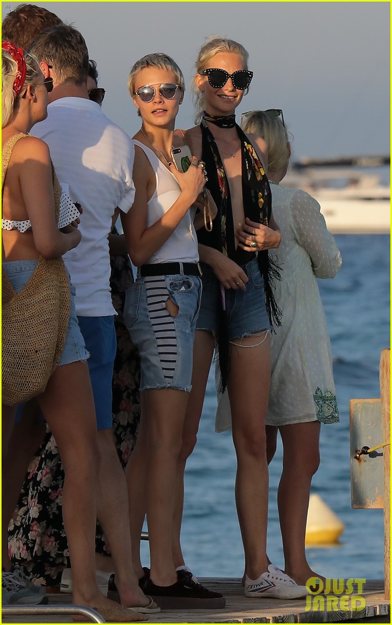 Cara & Poppy Delevingne Are Sisters on Vacation in Saint-Tropez | Photo