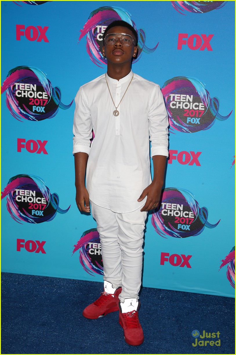 Full Sized Photo of landry bender alyson stoner lots more teen choice