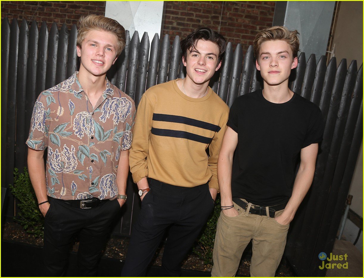 Full Sized Photo of new hope club wild wings concert fan meet 46 | New ...