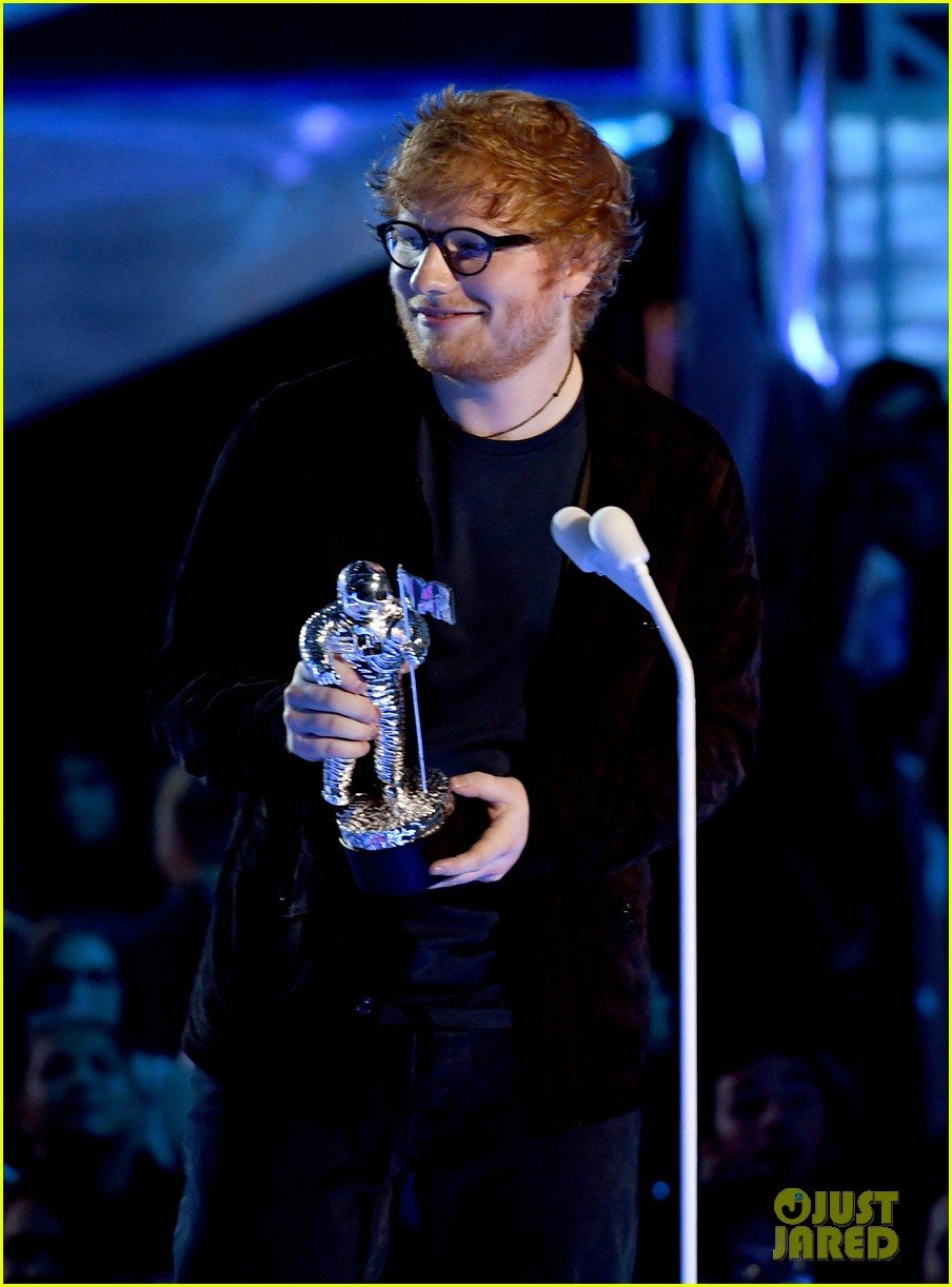 Ed Sheeran Wins His Second-Ever VMA - Watch Now! | Photo 1107240 ...