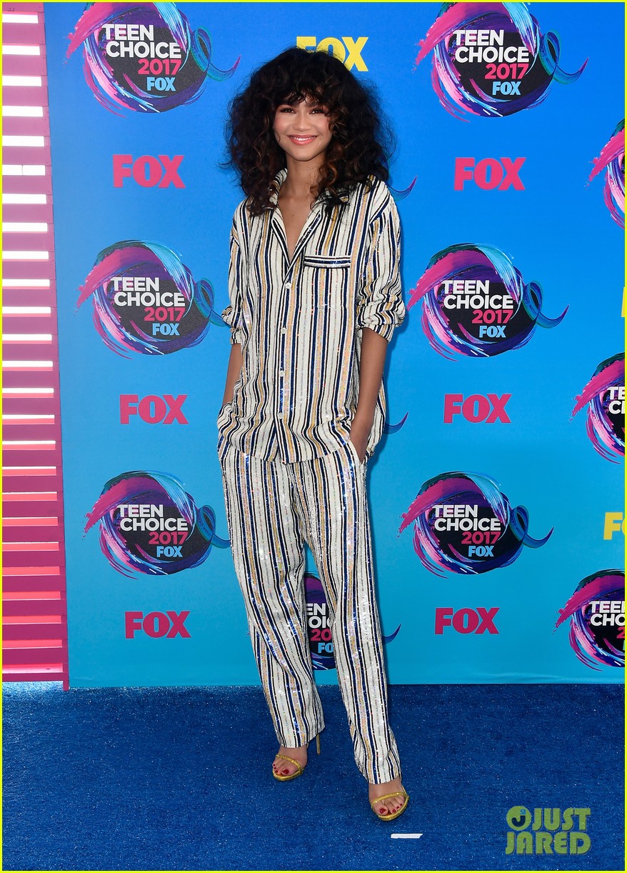 Zendaya Speaks Out Against Injustice During Teen Choice Awards Speech ...