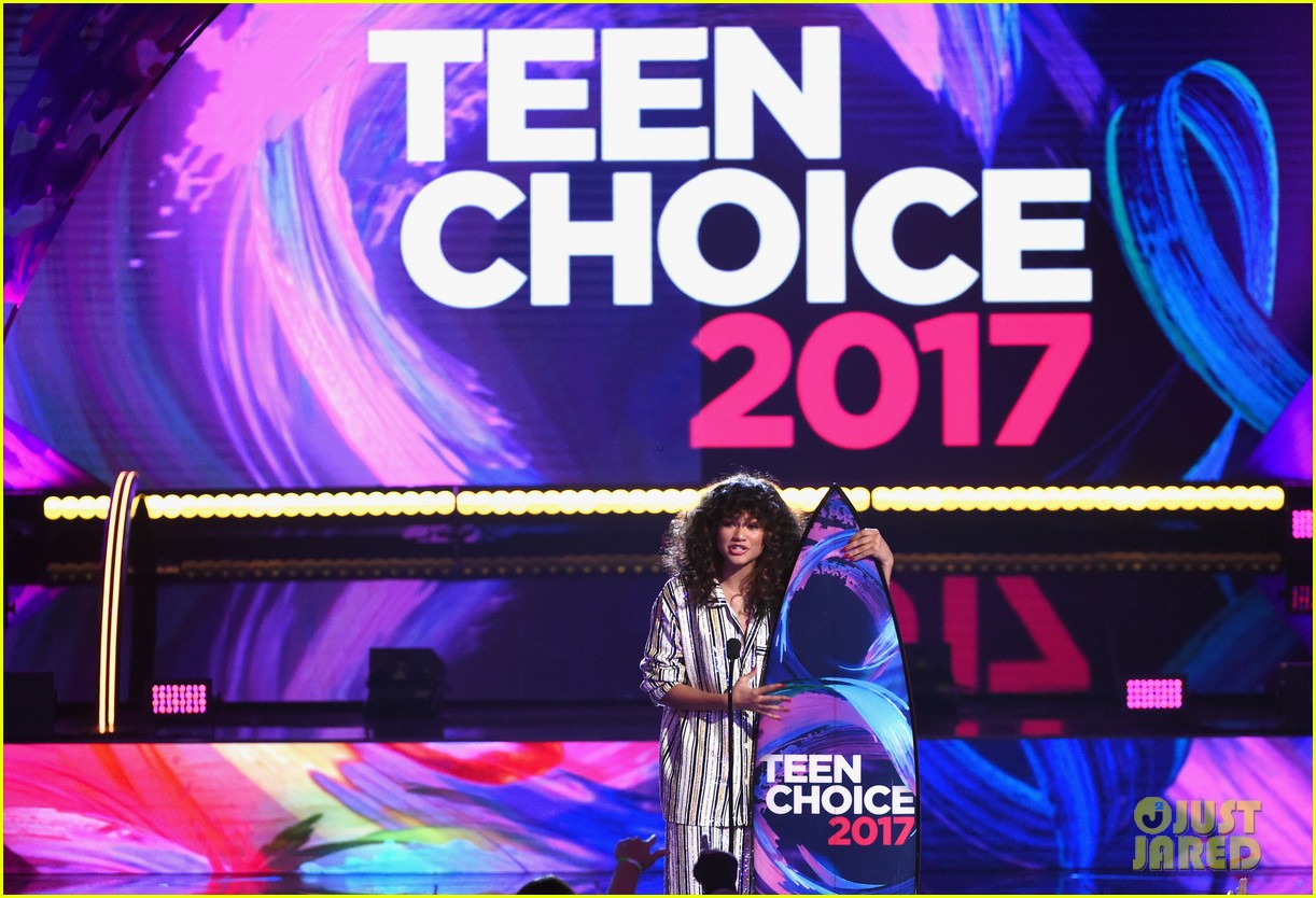 Zendaya Speaks Out Against Injustice During Teen Choice Awards Speech