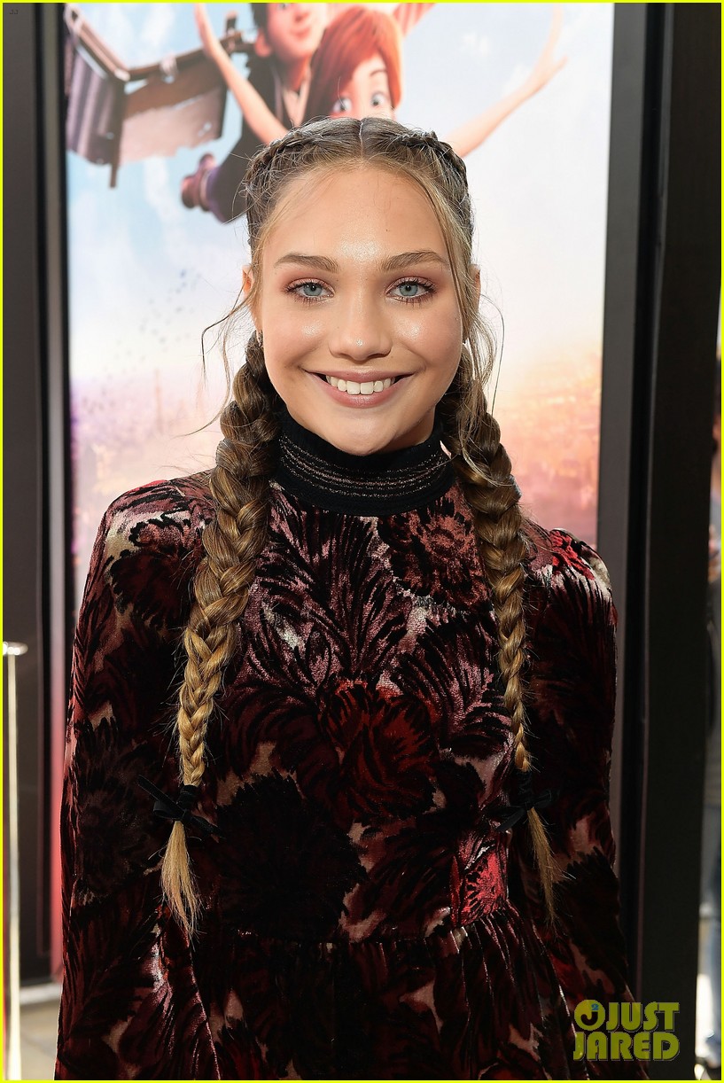 Maddie Ziegler’s Sister Mackenzie Supports Her at ‘Leap!’ Premiere