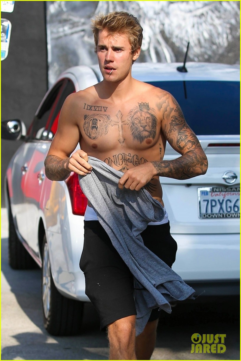 Full Sized Photo of justin bieber shirtless skateboarding 45 | Justin ...