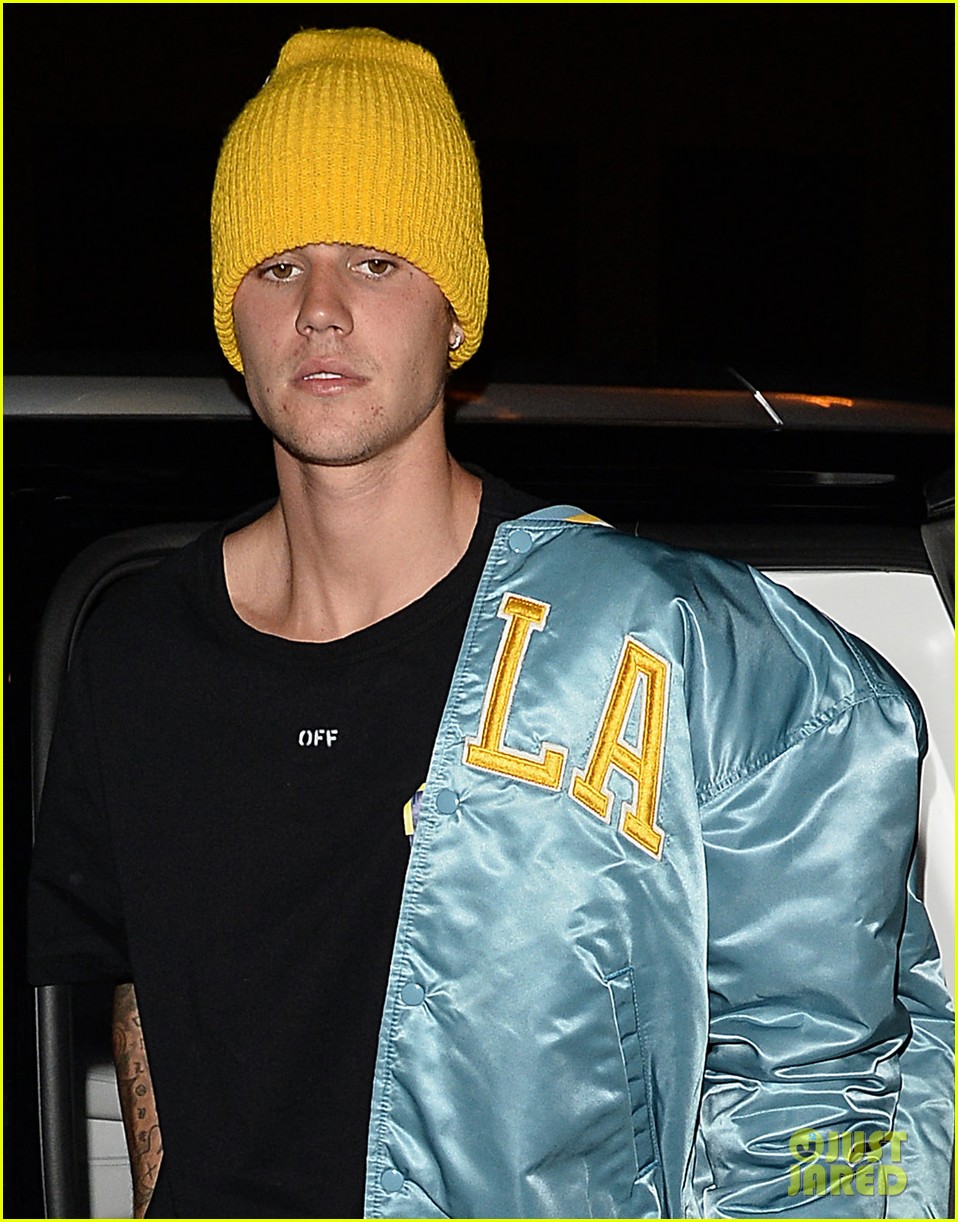 Justin Bieber Playing Soccer at Ucla December 21, 2017 – Star Style Man