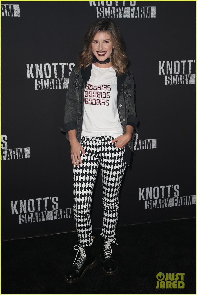 sofia carson bella thorne knotts scary farm 21