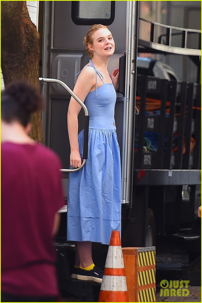 Full Sized Photo of elle fanning timothee chalamet arrive on set