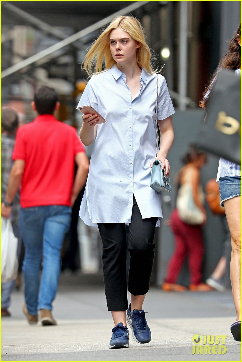 Elle Fanning And Her Mom Are Two Peas In A Pod Photo 1108059 Photo Gallery Just Jared Jr 1596