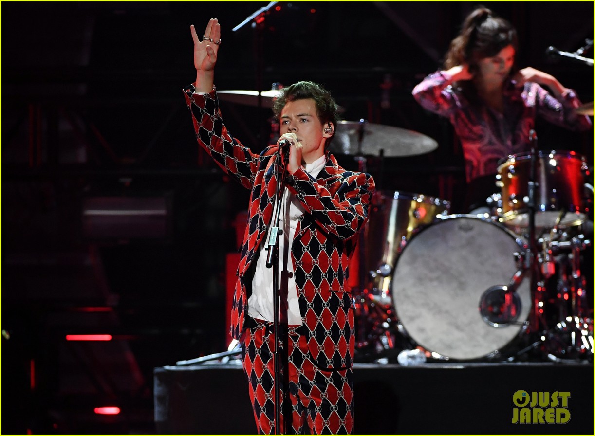 Harry Styles Kicks Off iHeartRadio Music Fest! Photo 1112634 Photo