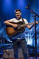 niall horan kicks off flickre sessions tour performs one direction song2 06
