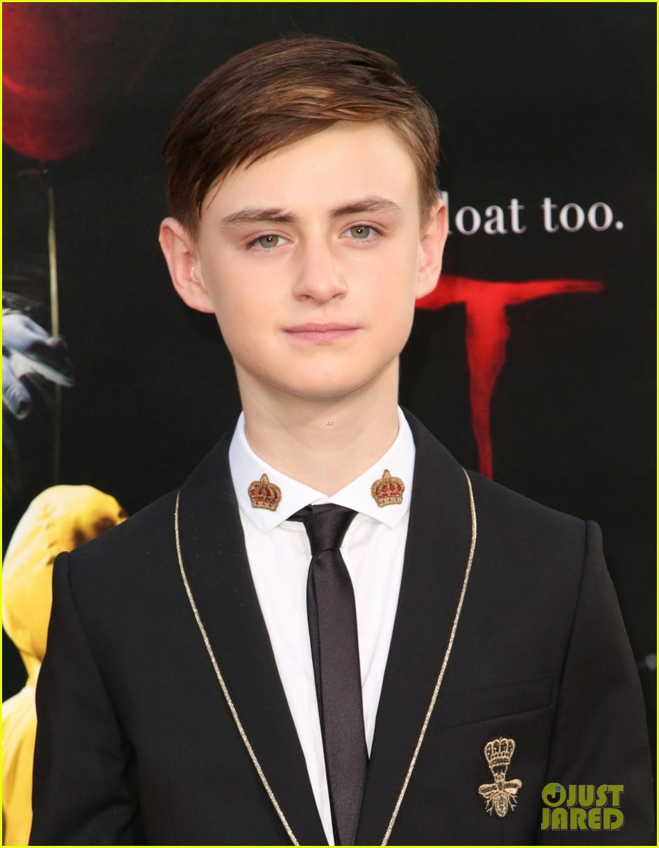 Logan thompson blonde hair, Jaeden <b>Lieberher</b> & Sophia Lillis Are the Cu...