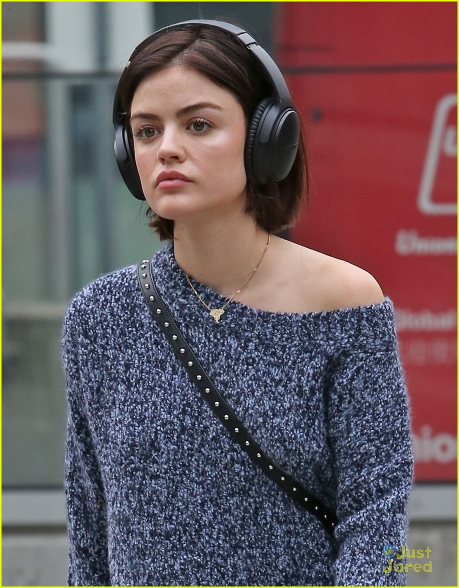 Full Sized Photo Of Lucy Hale Reunites Pll Ep Director Life Sentence 04 Lucy Hale Reunites 