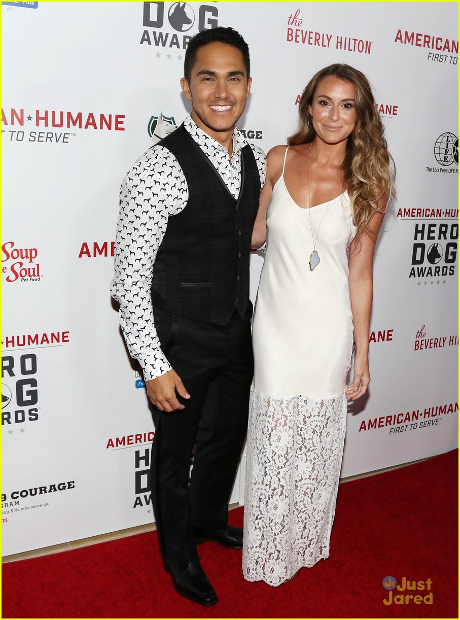 alexa carlos penavega hero dog awards date night 02