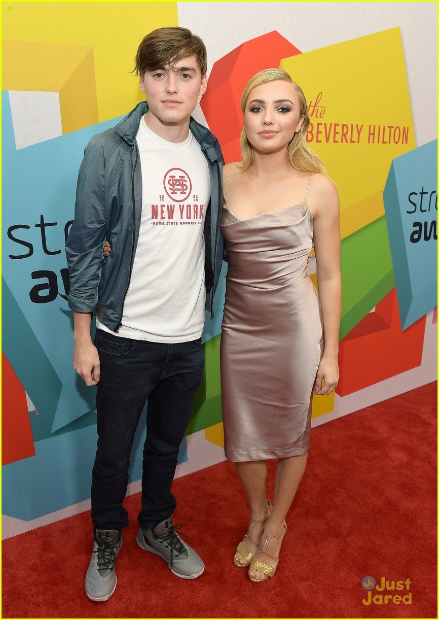 Full Sized Photo of peyton list cameron monaghan streamys date night 04