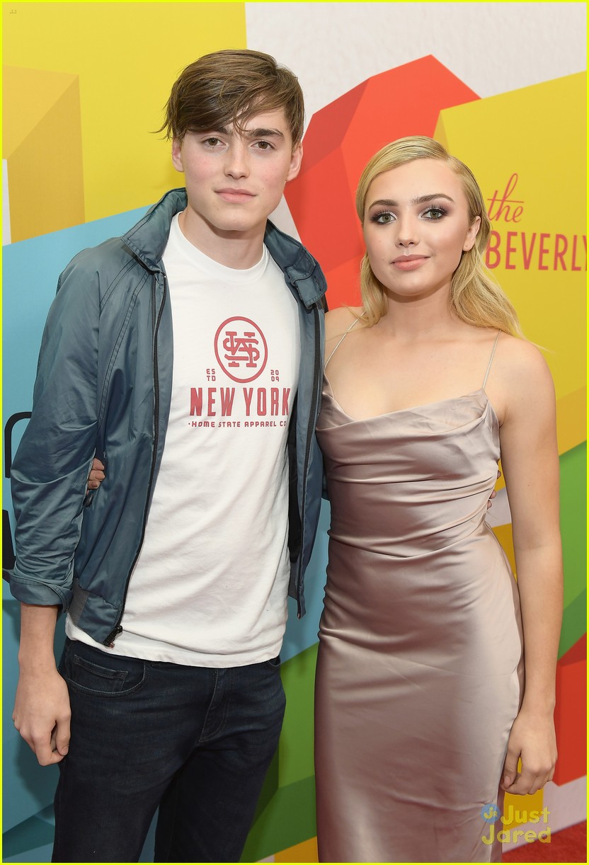 Full Sized Photo of peyton list cameron monaghan streamys date night 14