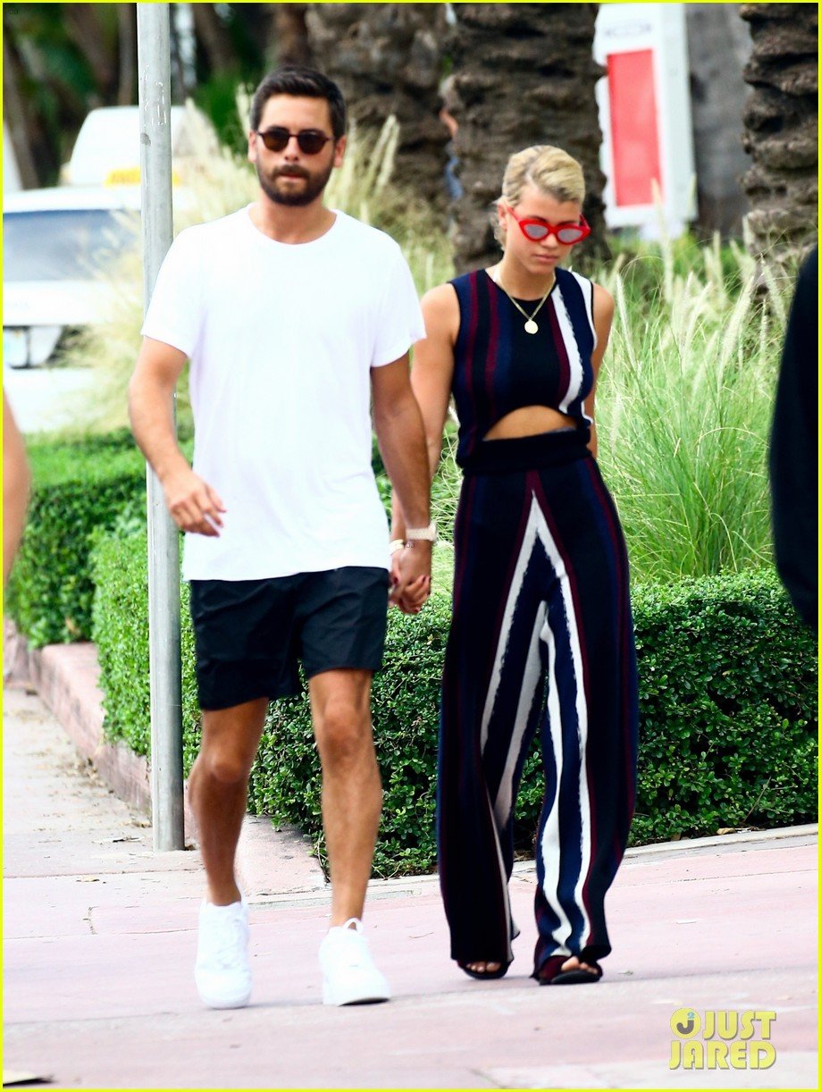 scott disick sofia richie continue pda filled vacation 01