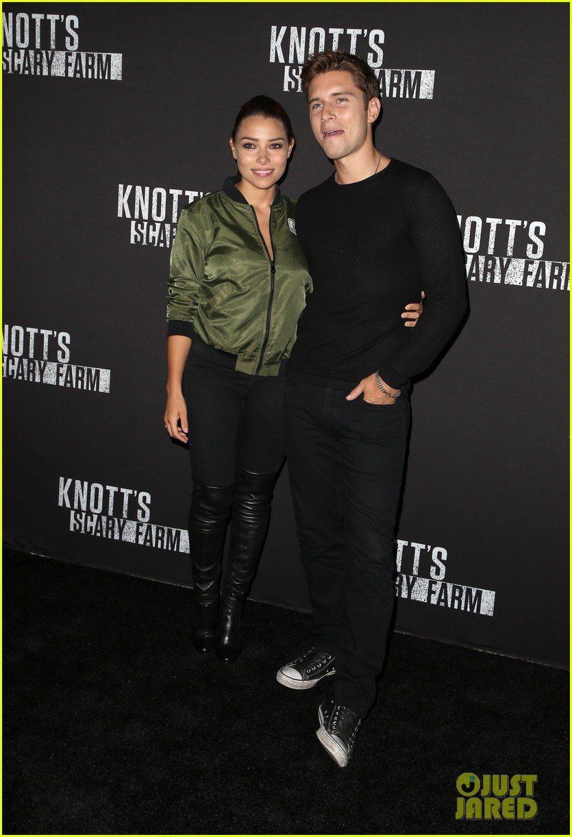 Ariel Winter & Levi Meaden Get Photobombed by Nolan Gould at Knott's