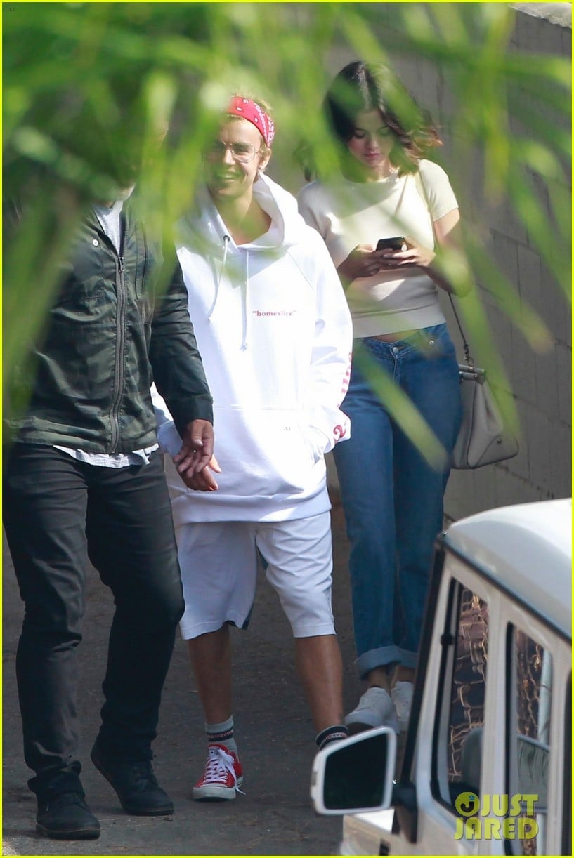 Justin Bieber & Selena Gomez Attend Church Together (Photos) | Photo ...