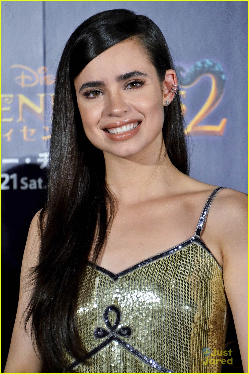 Dove Cameron & Sofia Carson Celebrate 'Descendants 2' Premiere in Tokyo