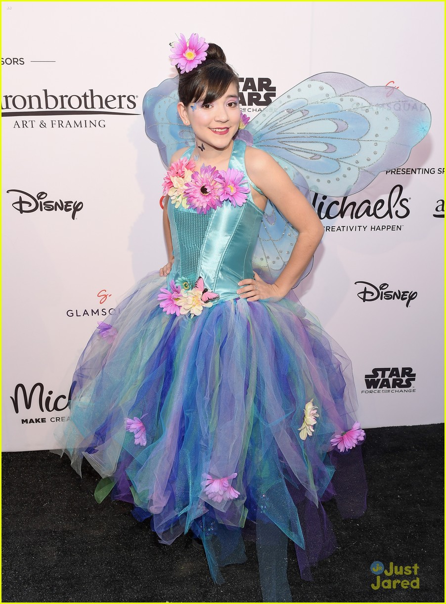 jenna ortega isabela moner more dream halloween event 17