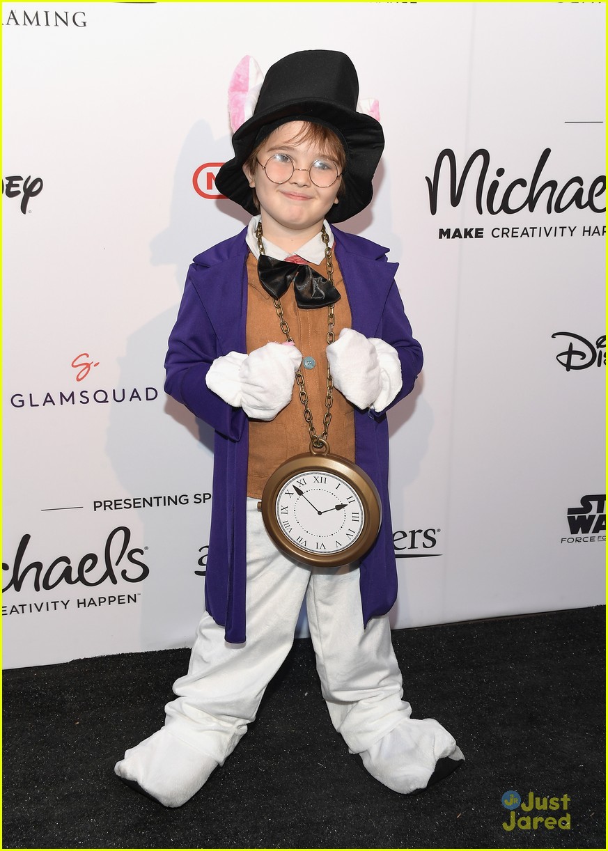 jenna ortega isabela moner more dream halloween event 28