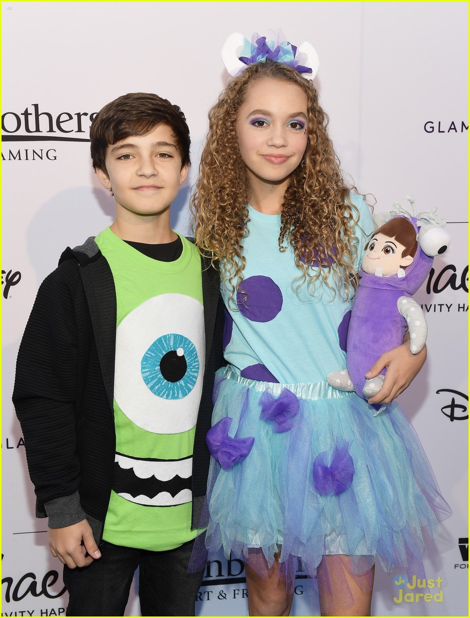jenna ortega isabela moner more dream halloween event 39