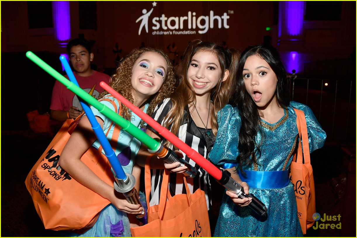 jenna ortega isabela moner more dream halloween event 60
