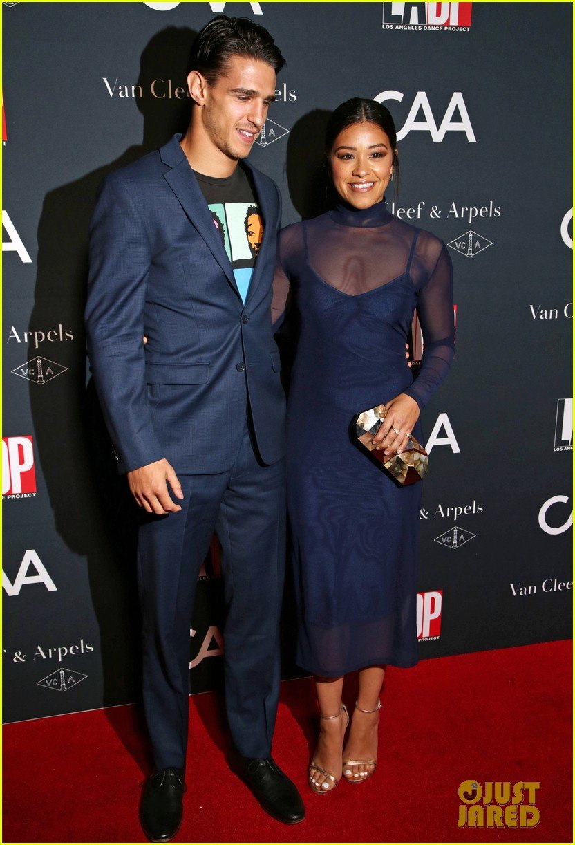 Gina Rodriguez & Boyfriend Joe LoCicero Are Picture Perfect! Photo 1115715 Photo Gallery