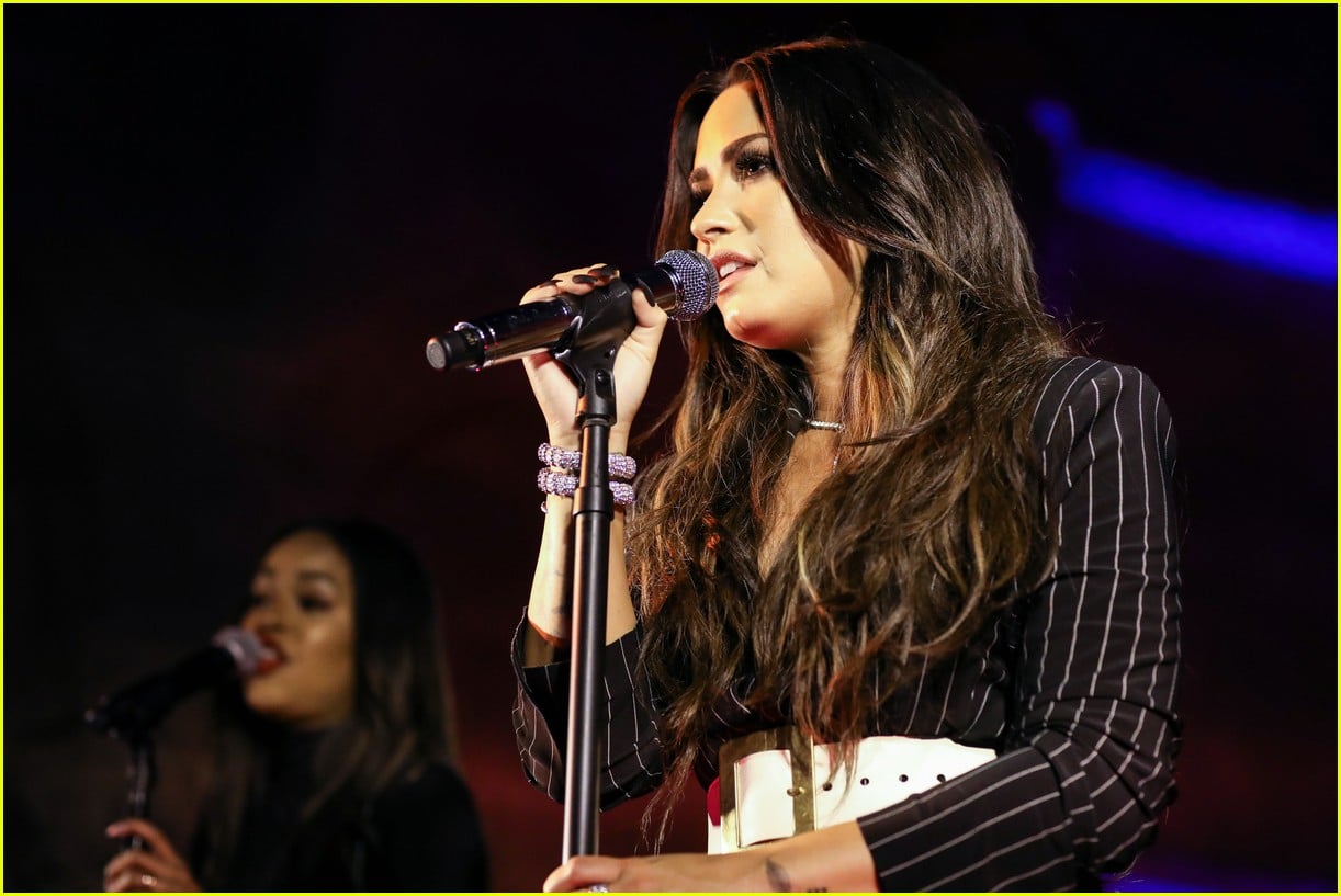 Demi Lovato Slays At Bulgari's Reopening Party In NYC | Photo 1117935 ...