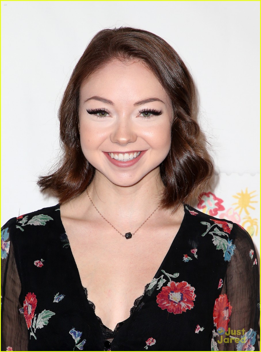 Full Sized Photo of meredith isabela meg more glaser heroes event 17