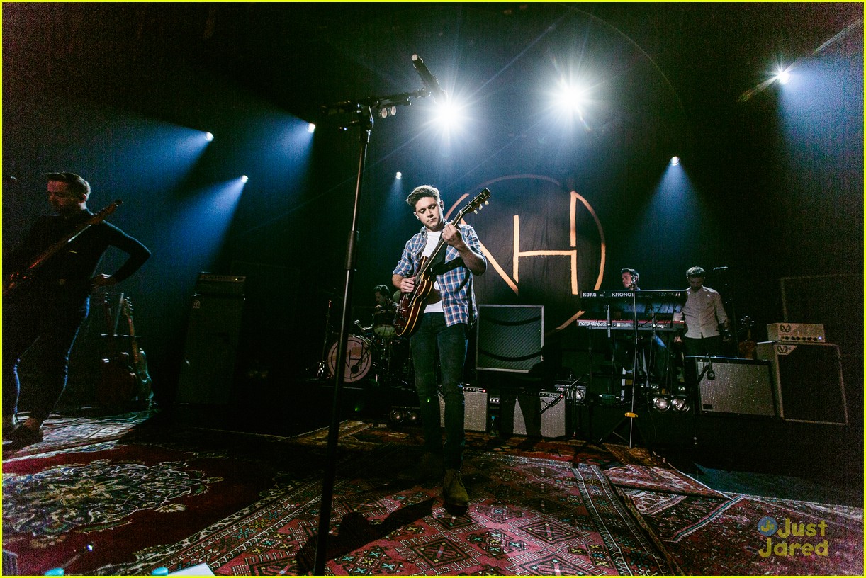 Niall Horan Opens Up & Reveals Meaning Behind His Song 'Mirrors