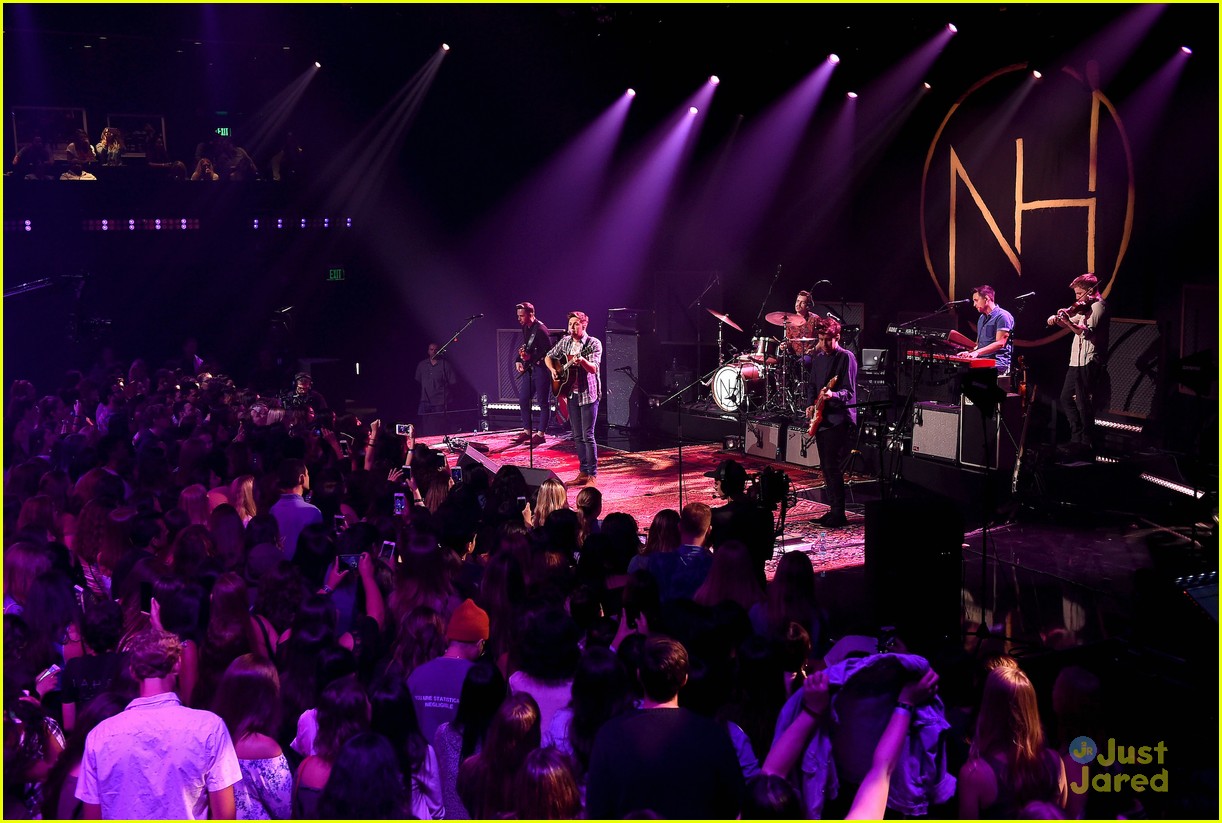 Niall Horan Opens Up & Reveals Meaning Behind His Song 'Mirrors